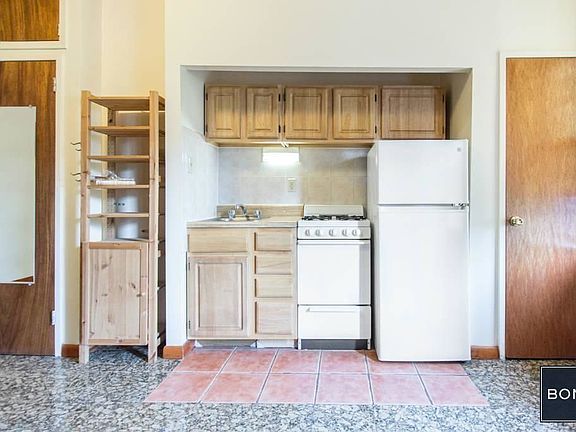 3rd image of 235 E 88th St APT 3C