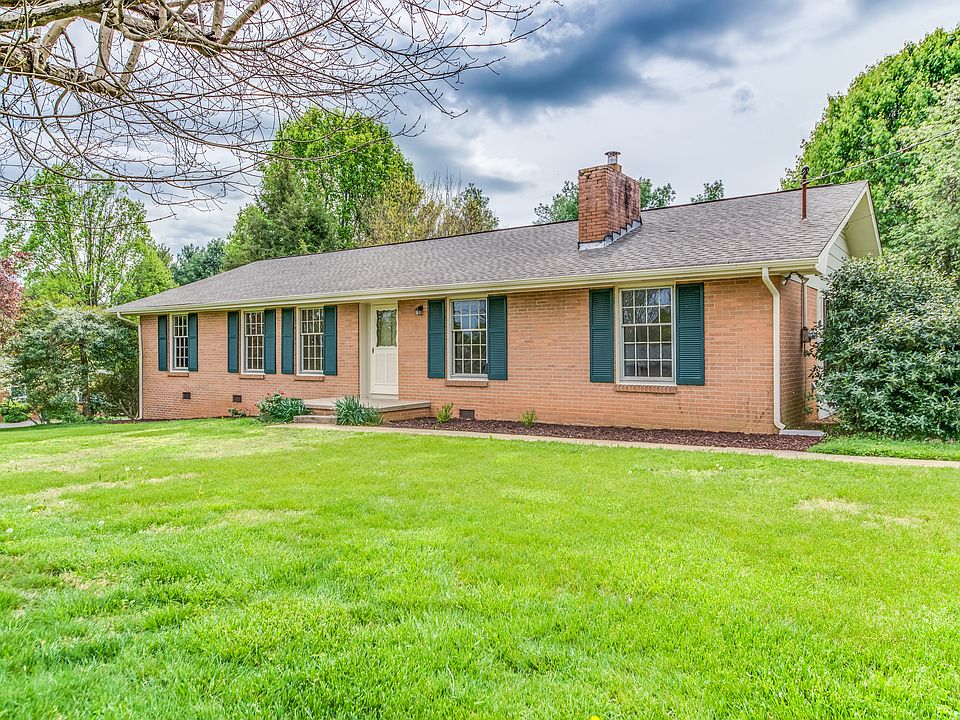 1st image of 709 Lakeview Dr