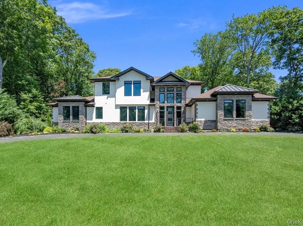 21 Arista Drive, Dix Hills, NY 11746