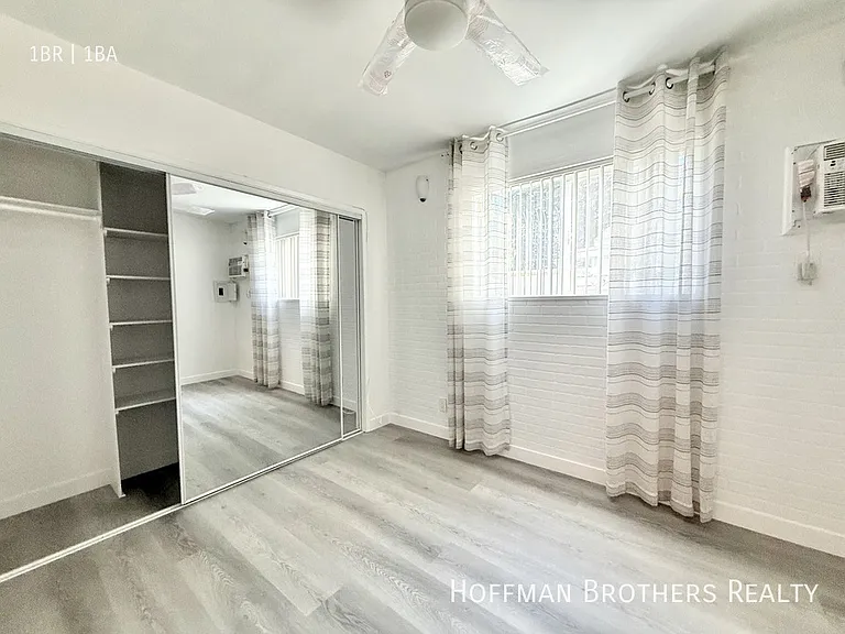 1315 N June St #117 — Photo 11