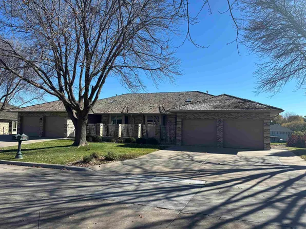 4909 Parklane Dr, Kearney, NE 68847