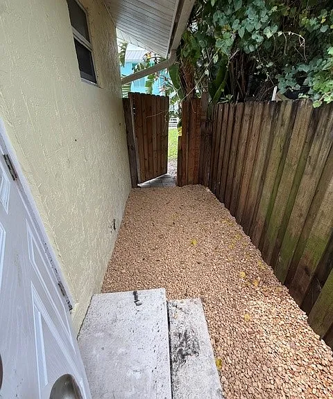 8437 SE Church St — Photo 2