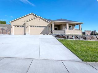 5005 Meadow Vw, Pasco, WA 99301