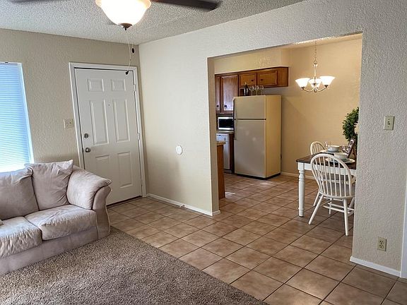 4th image of 1201 NE Redwood Dr #D