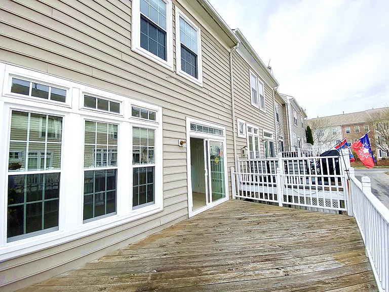 710 Market St E — Photo 19