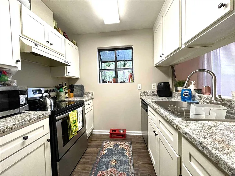 1177 Brafforton Way — Photo 3
