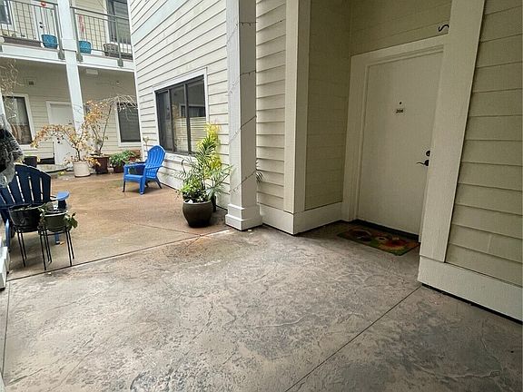 4th image of 1101 McKenzie Avenue #206