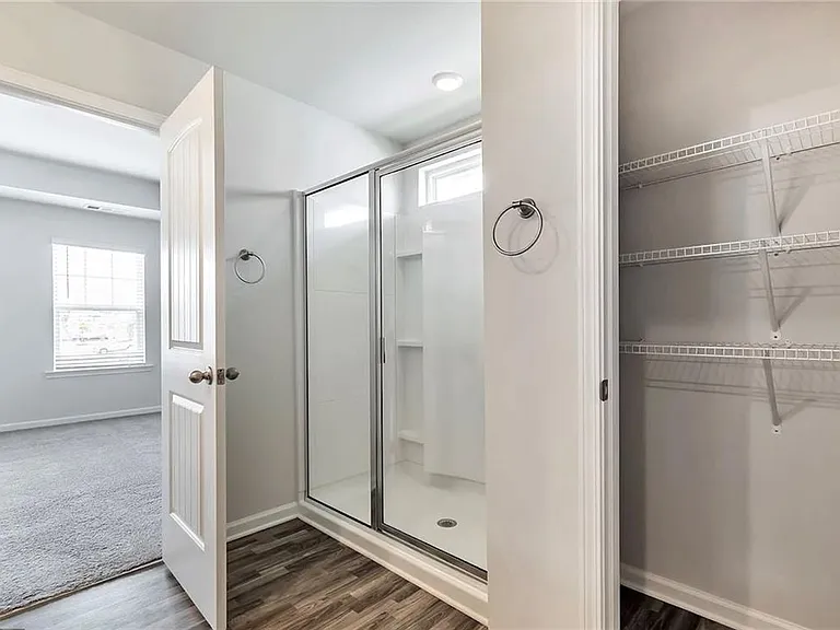 118 Briarwood Dr E — Photo 11