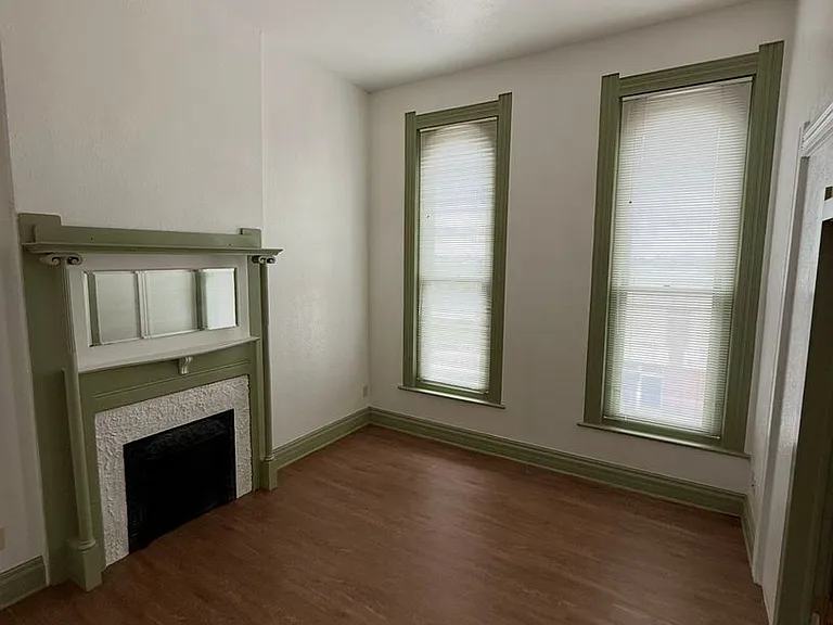 1007 N Summit St — Photo 29
