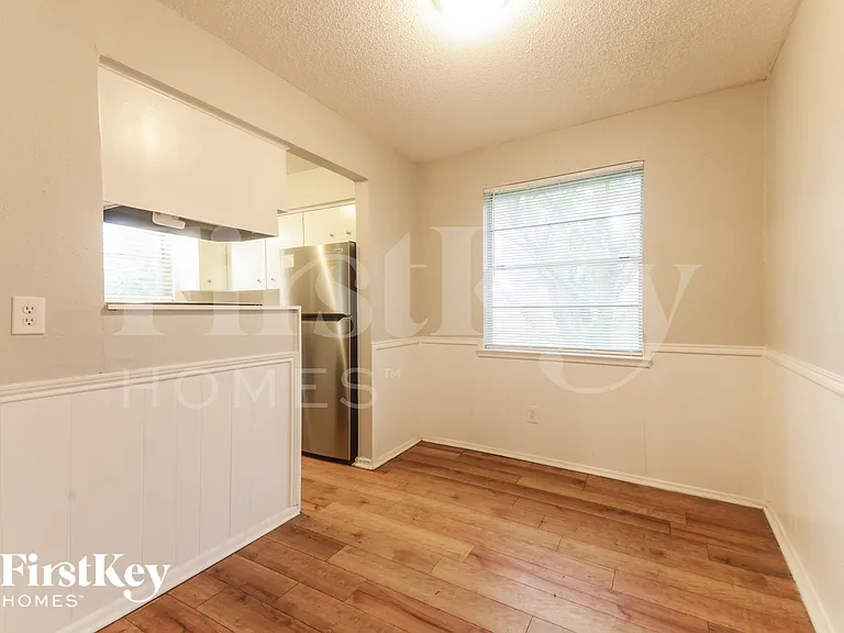 1109 Atlanta Dr — Photo 5