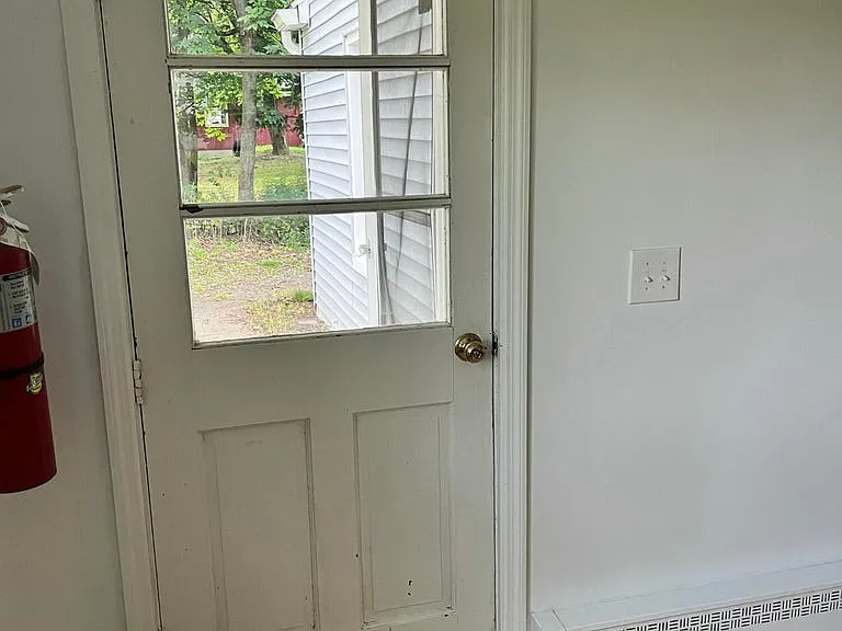 10 Orchard Ln — Photo 4