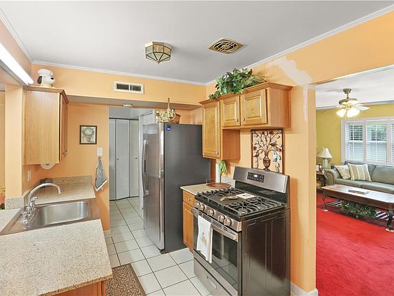 5th image of 501 Yale Dr