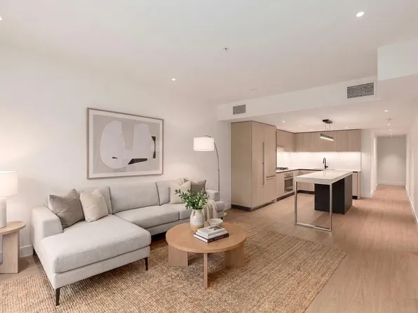 2235 E Broad Way #210, Vancouver, BC V5N 0J5