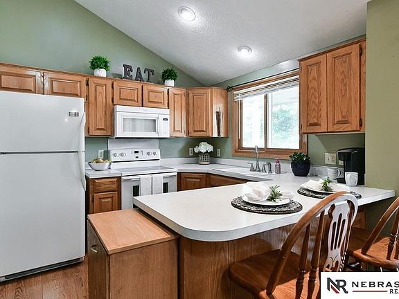 3rd image of 2433 Corn Dr