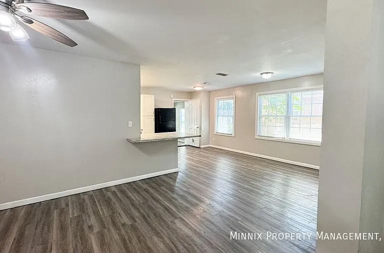 4817 45th St — Photo 9