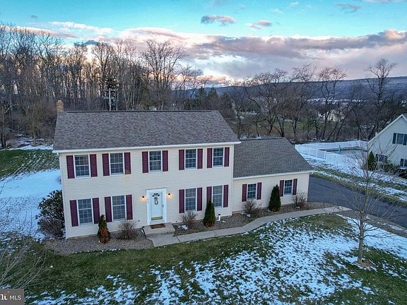 2nd image of 1039 E Springfield Dr