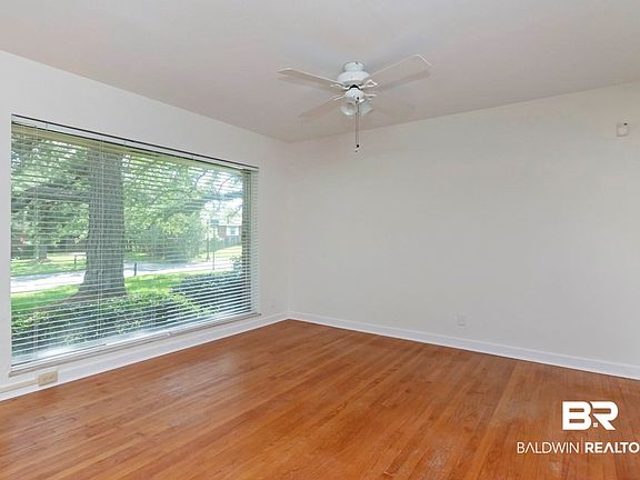 5th image of 251 Irvine Rd