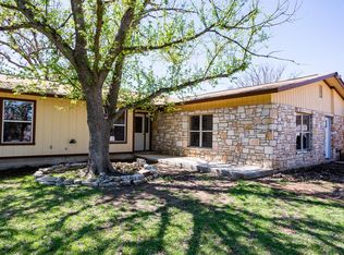 214 Oak Ln, Kerrville, TX 78028