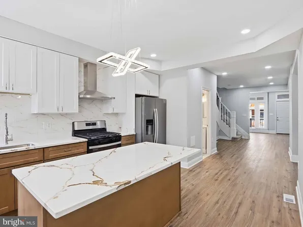 819 Belgian Ave, Baltimore, MD 21218