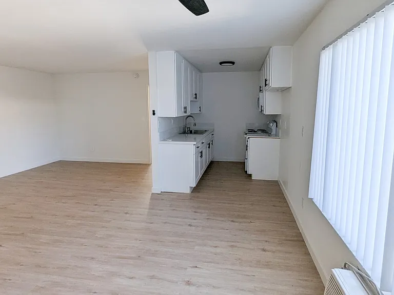 6220 Lemona Ave — Photo 18