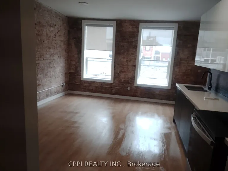 140 Simcoe St #310 — Photo 2