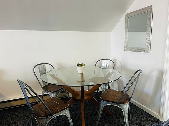 4th image of 107 White St