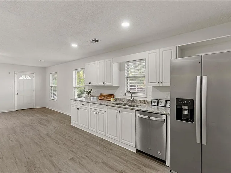 3003 Brass Dr — Photo 8