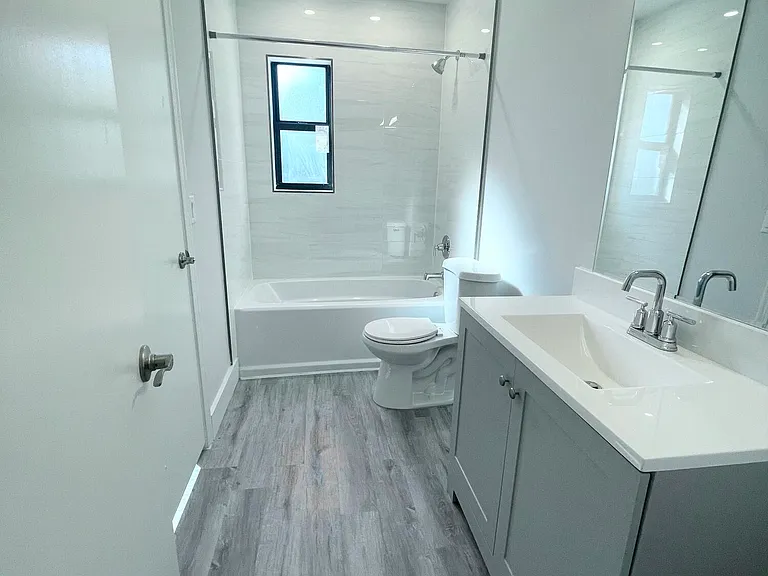 927 N L St — Photo 12