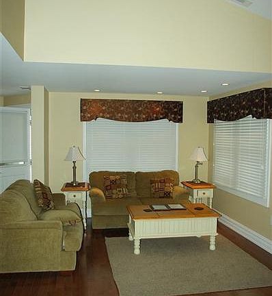 4th image of 3418 Wesley Ave