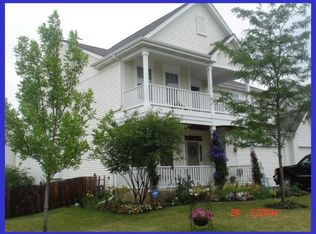 2983 Adamson Dr, Geneva, IL 60134