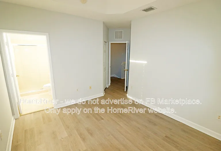 230 SE 29th Ave #3 — Photo 14