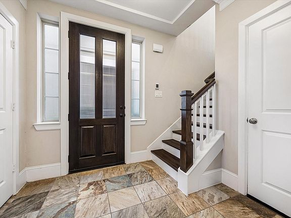 2nd image of 8318 Ginger Oak St