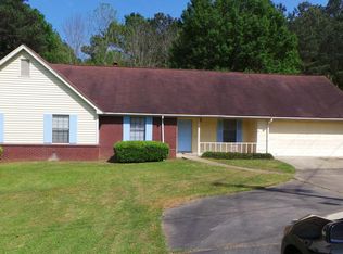 3 Village Park Dr, Laurel, MS 39443