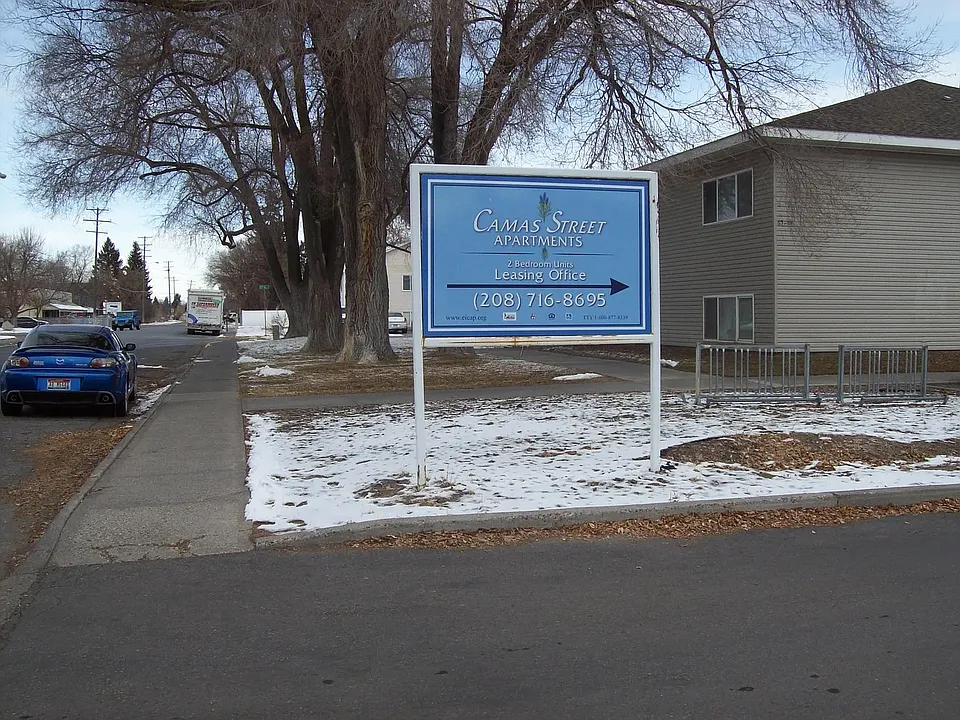 Camas Street Apartments