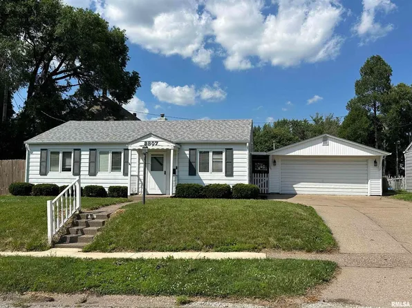 3807 10th Avenue Pl, Moline, IL 61265