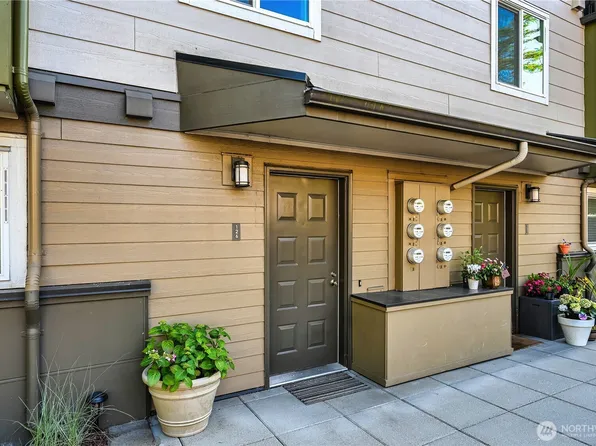 15821 NE Leary Way C126, Redmond, WA 98052