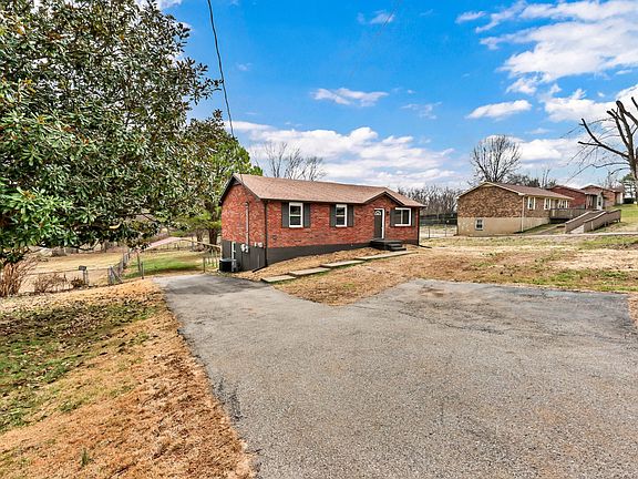 2nd image of 786 Pollard Rd