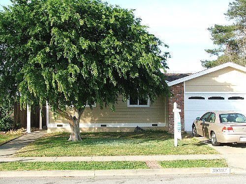 Beautifully updated home in nice area of Fremont