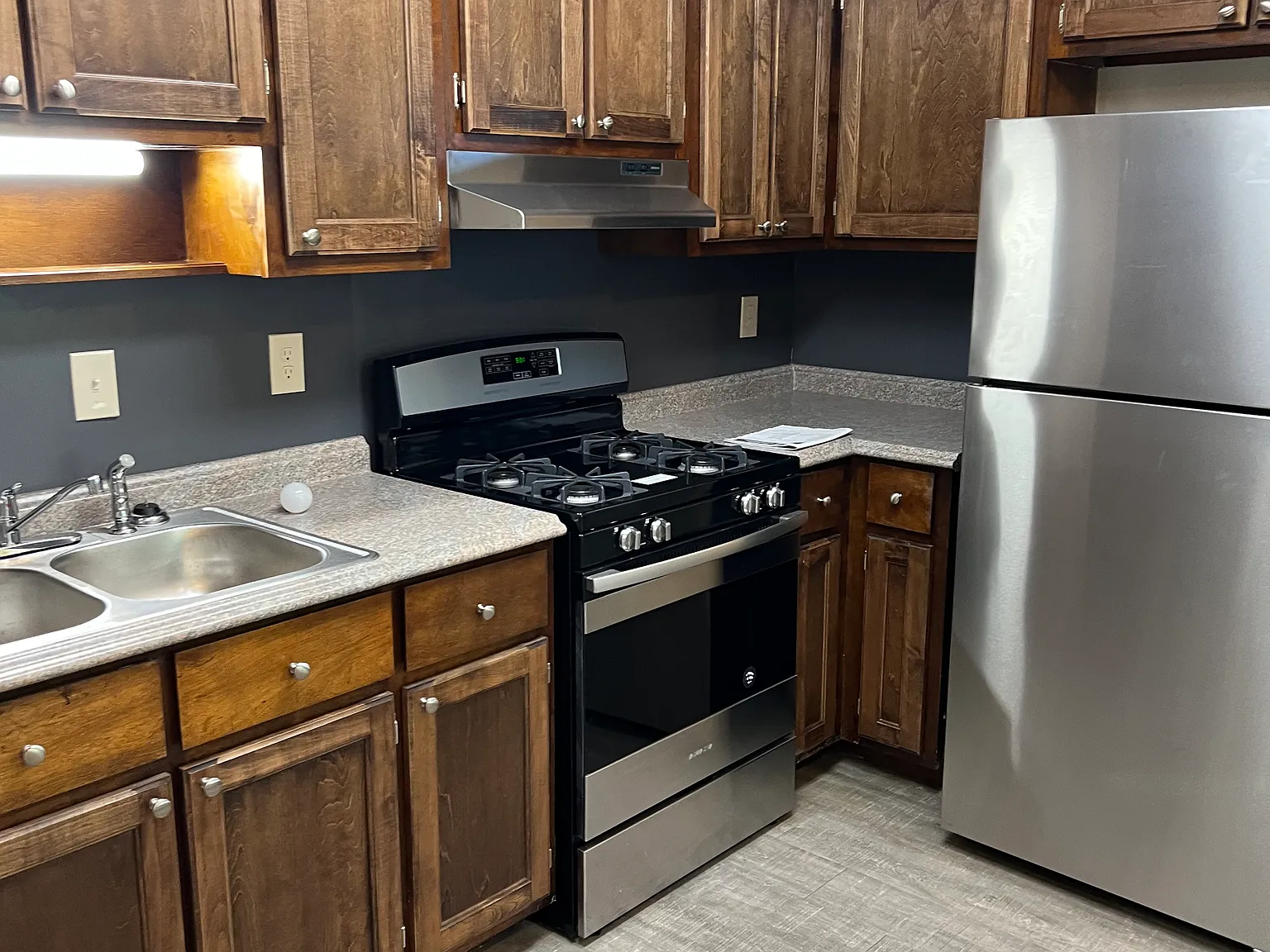 2 bed, 728 sqft, $1,000 — Photo 4