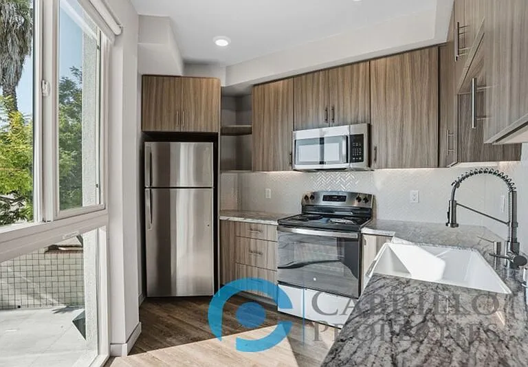 3093 Broadway #402 — Photo 2