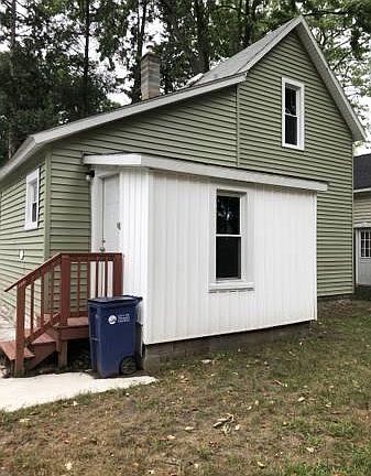 2nd image of 57 Vandine Pl NE