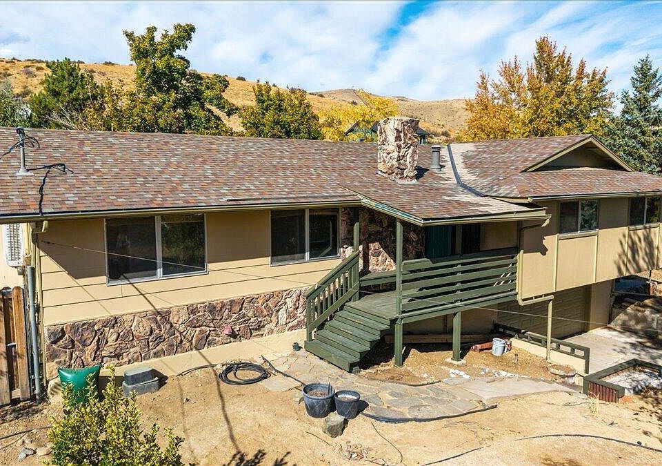 1st image of 305 Steamboat Ct