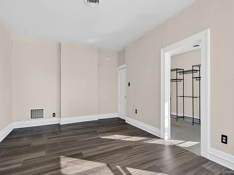 82 Jersey Ave — Photo 37