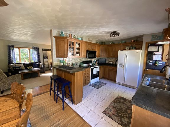 5th image of 676 Maryville Heights Dr