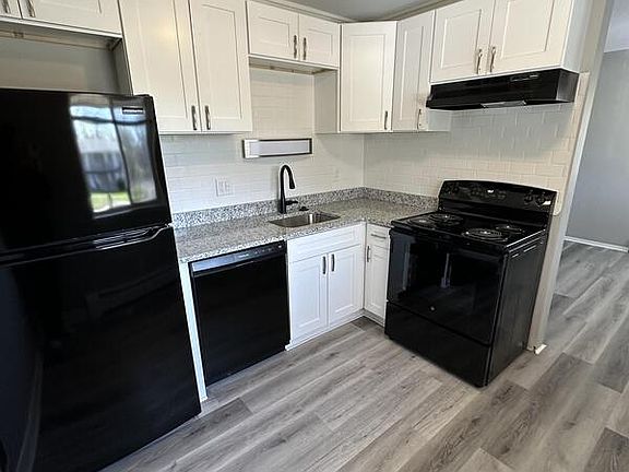 4th image of 1770 Saint Johns Blvd #6