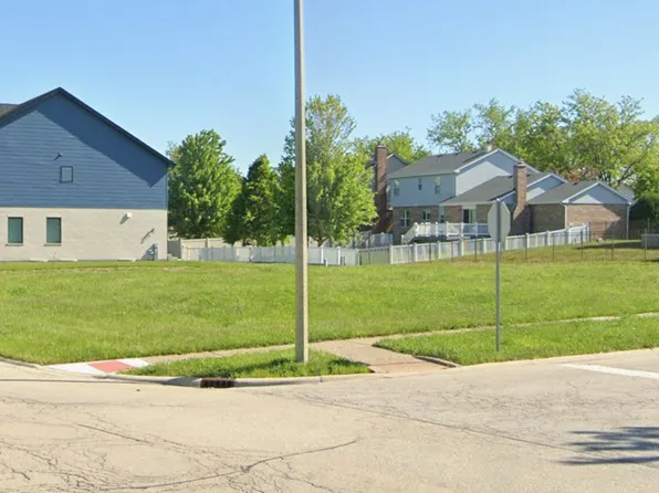 10S065 Havens Dr, Downers Grove, IL 60517