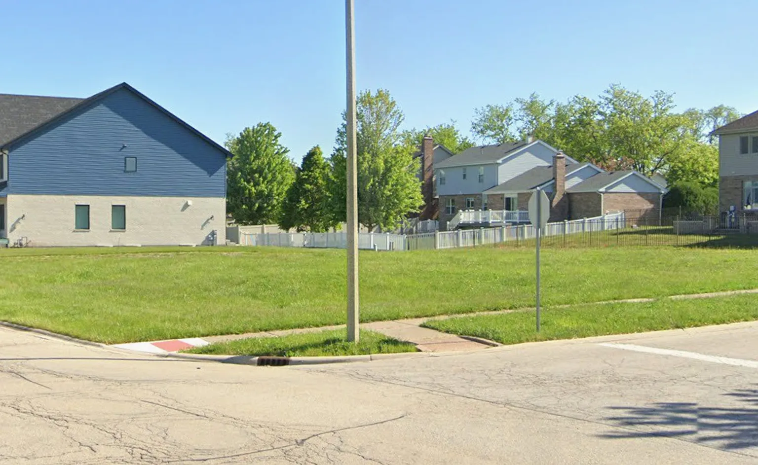 10S065 Havens Dr photo 1