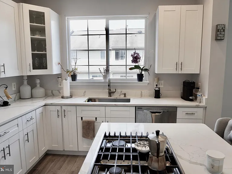 8275 Shannons Landing Way — Photo 4