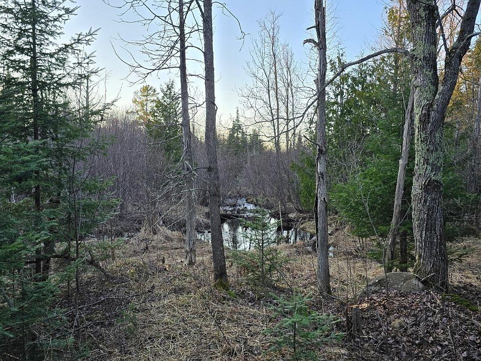 1st image of 689 Dalton Rd