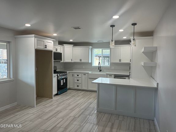 5th image of 1706 Jerry Abbott St